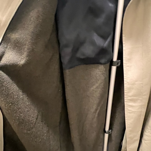 London Fog Classic Trench Coat, size 42 Regular Tan Beige USA made - Picture 10 of 16